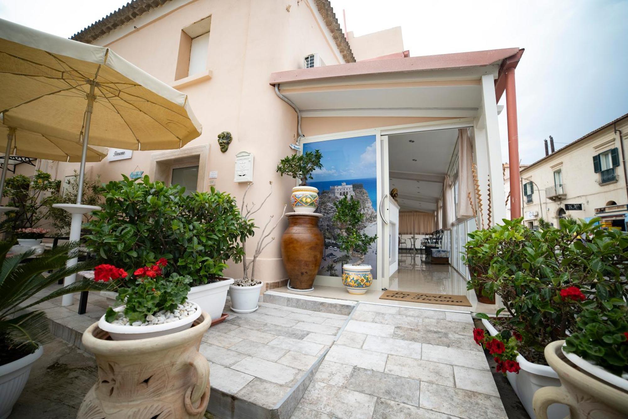 La Perla Del Tirreno Bed and Breakfast Tropea Εξωτερικό φωτογραφία